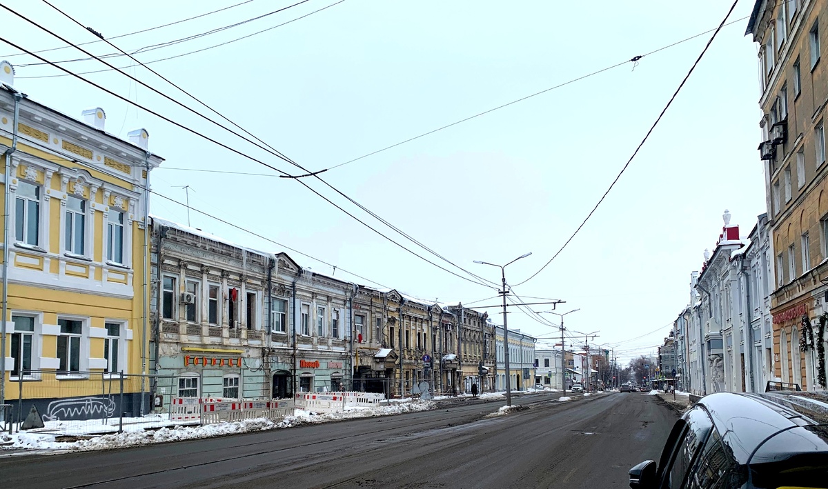 Бывшая усадьба Шихобаловых-Неклютиных протянулась по ул Венцека больше чем на половину квартала. Фото автора