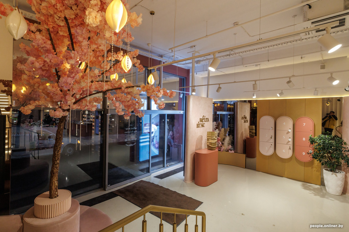 Листайте вправо, чтобы увидеть больше изображений