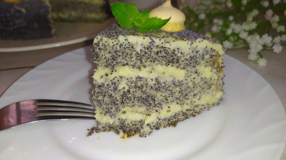 Маковый торт с заварным кремом. Фото автора.
