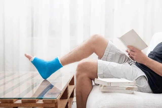    Что замедляет сращение костей?