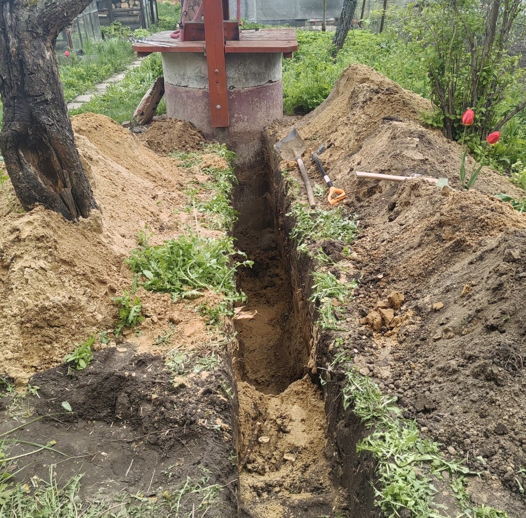 Траншея для водопровода