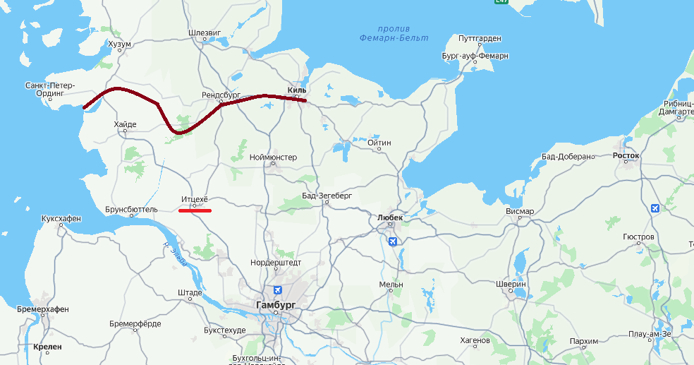 Вал (укрепление) Годфрида по реке Эйдер показано коричневой линией. Местоположение крепости франков - совремнный город Итцехо (Итцехё) отмечен красной линией.