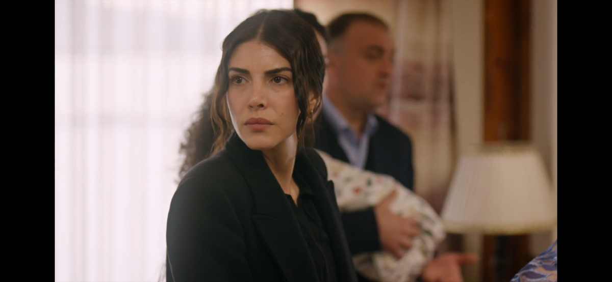 Стоп кадр из сериала «Это море переполнится»