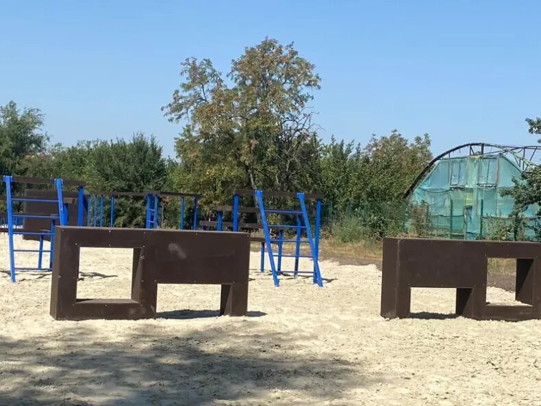 В БСОШ №1 появилась современная полоса препятствий redactor  📷
