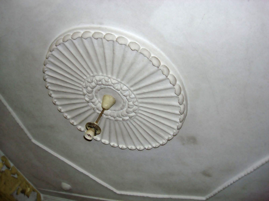   Фото: Лепная потолочная розетка/ Руслан Кауцман