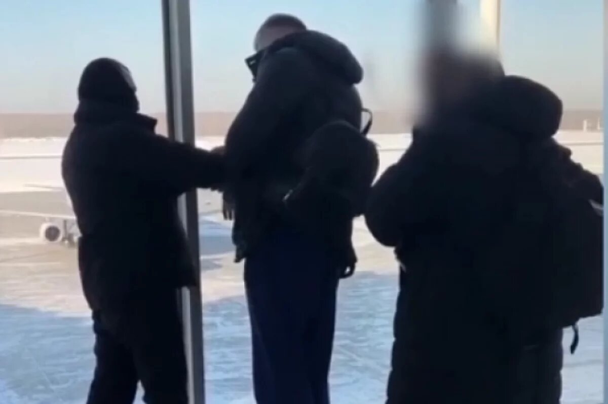    Камчатская ФСБ задержала эксперта за взятку от компании в 800 тысяч