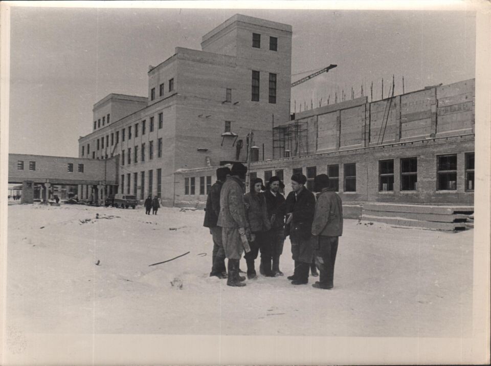    Сажевый завод. 1961 г.. Источник: goskatalog.ru, архив АГКМ, Белошицкий А.Е.