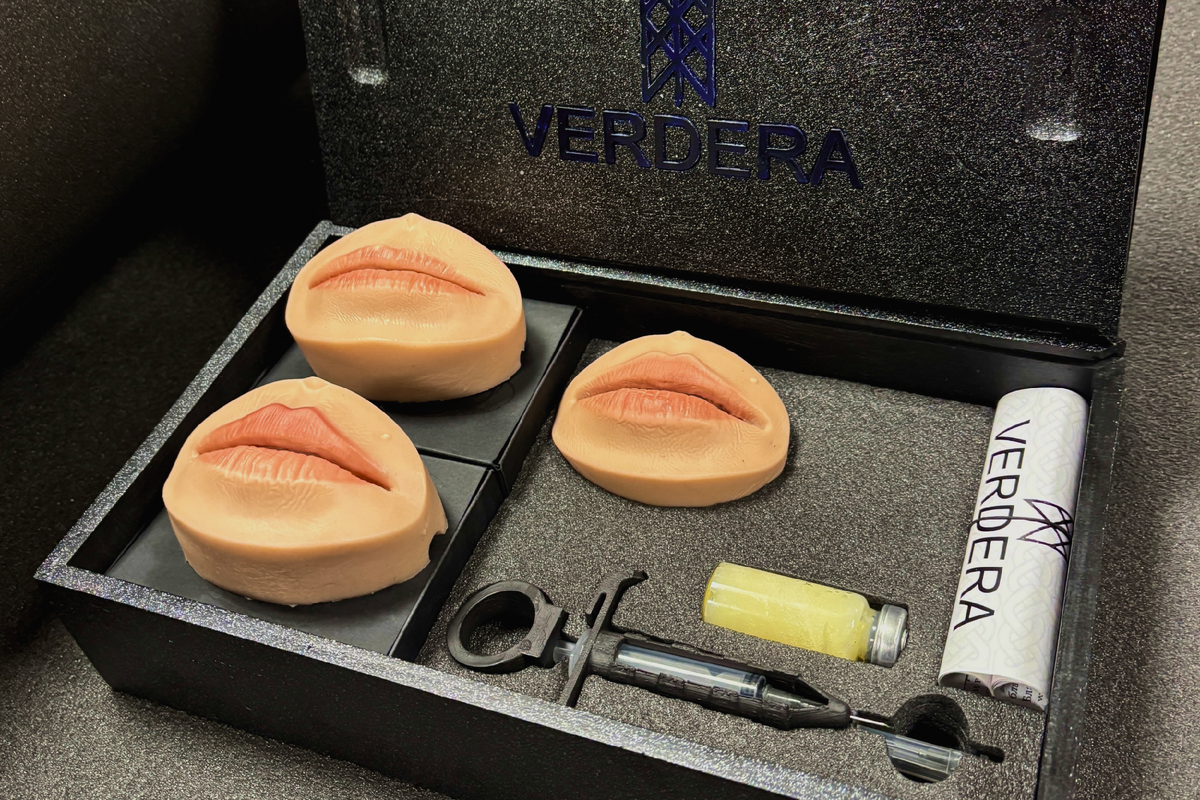Первый в мире симулятор губ VERDERA для проведения инъекционных процедур с введением филлера внутрь
