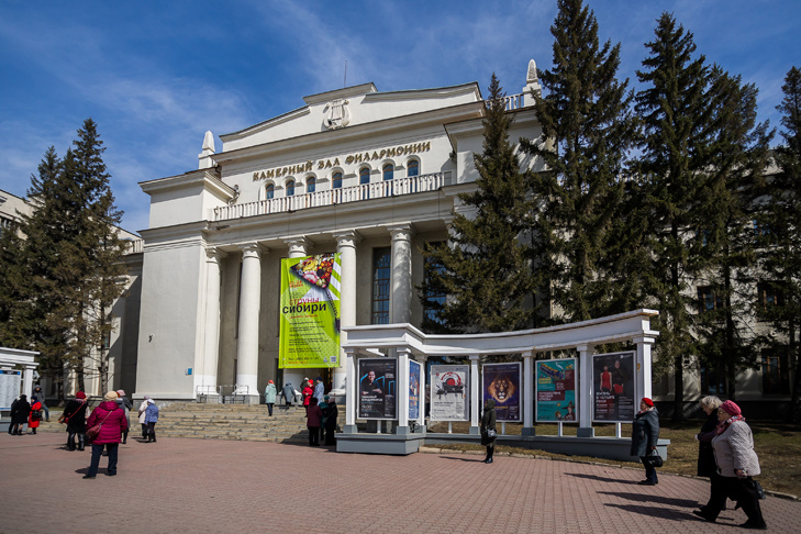    Переименование города состоялось в Доме Ленина