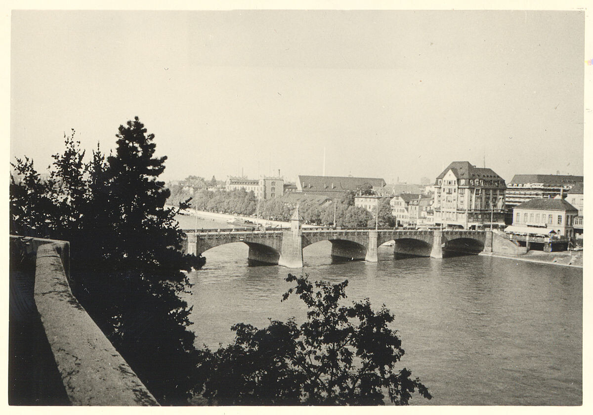 Миттлере Брюкке