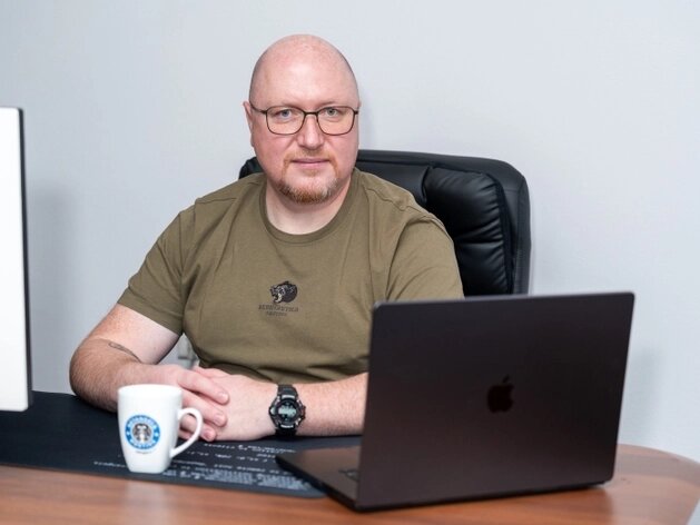 Антон Халиков, директор компании NetAngels. Автор фото: Сергей Васьков. Иллюстрация: NetAngels