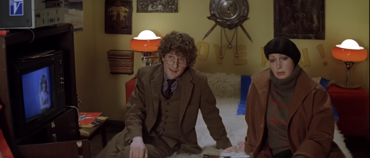 Фото: Кадр из к/ф «Самая обаятельная и привлекательная»/Режиссер Геральд Бежанов/Киностудия «Мосфильм», Второе творческое объединение/1985 год