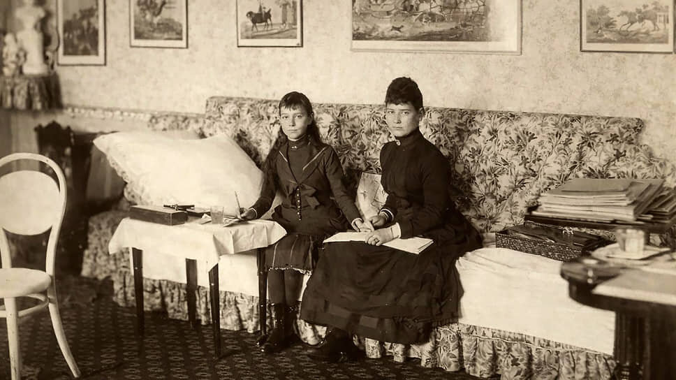 Императрица Мария Федоровна и великая княгиня Ксения Александровна в Аничковом дворце.📷Фото: Wikimedia