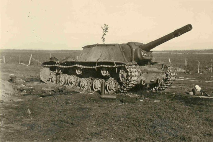 СУ-152 «Зверобой»: как простая гаубица, поставленная на гусеницы, срывала башни «Тиграм»