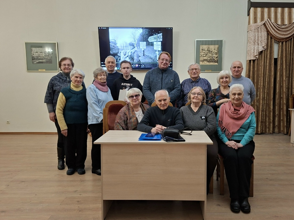 Участники поэтического вечера Владислава Самсонова в литературном музее Пензы