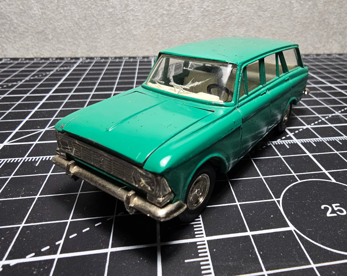 Это он, на кузове следы наклеек буржуйских брендов.