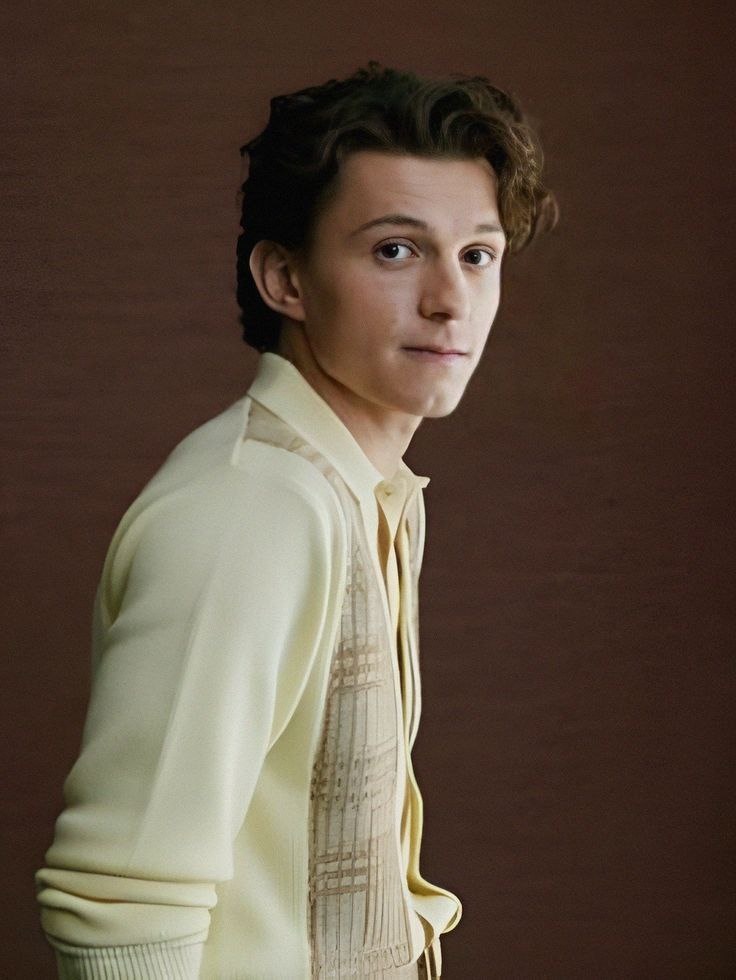 Том Холланд фото из общего доступа