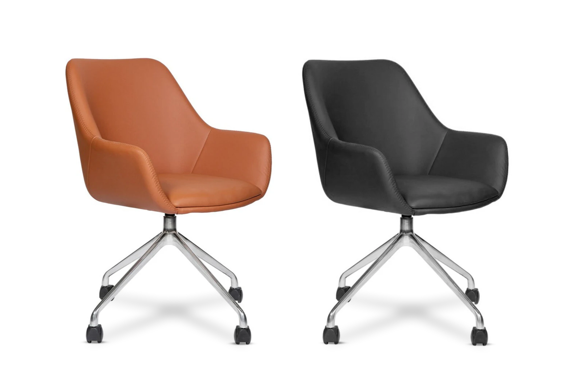 Кресло доступно в черном и оранжевом цветах — первый впишется в строгий деловой интерьер, второй станет ярким акцентом творческого пространства.