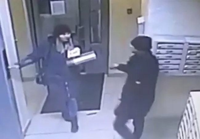 Момент встречи Рустама и Натальи, дальше начался кошмар. Фото: кадр с камер видеонаблюдения