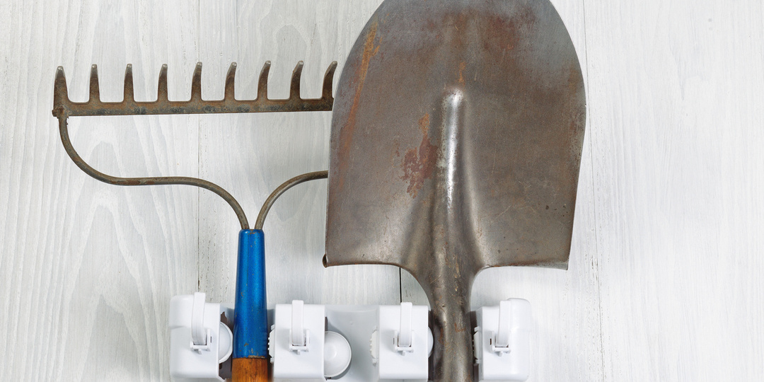 Где и как удобнее хранить садовые инструменты: 10 практичных идей