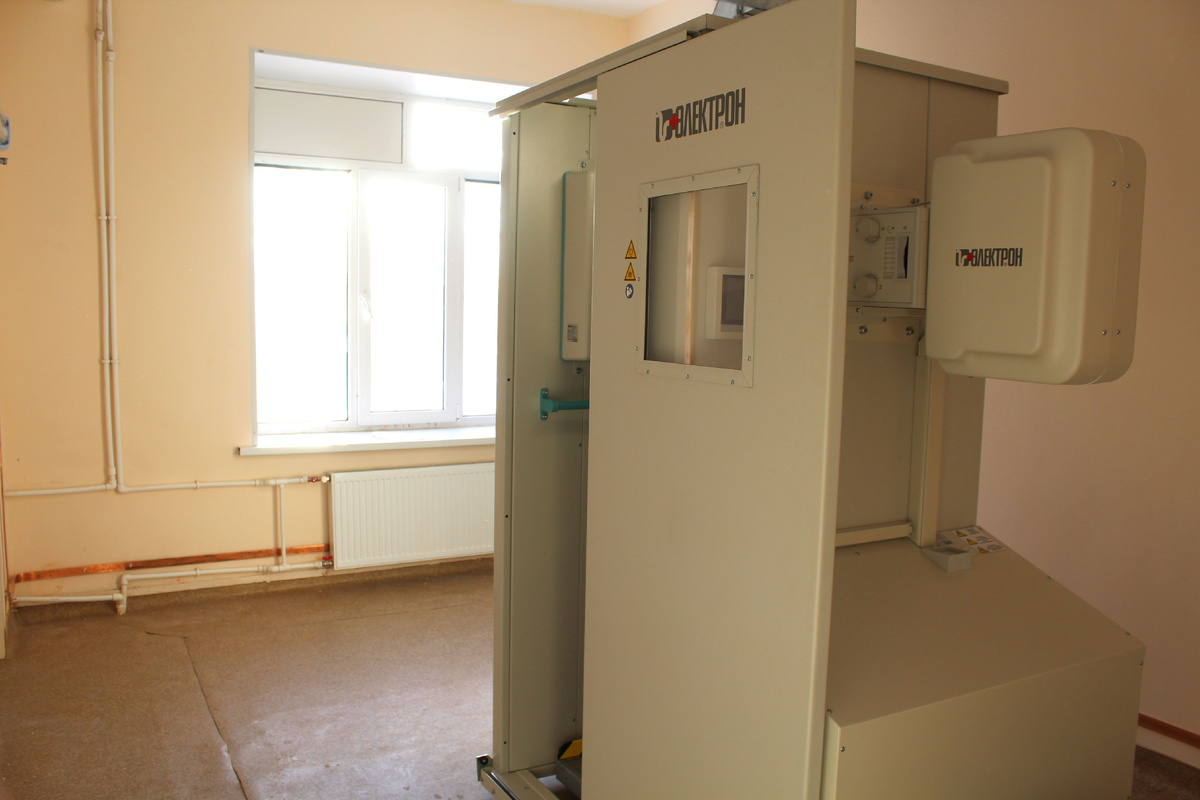 Современный флюорограф в поликлинке.