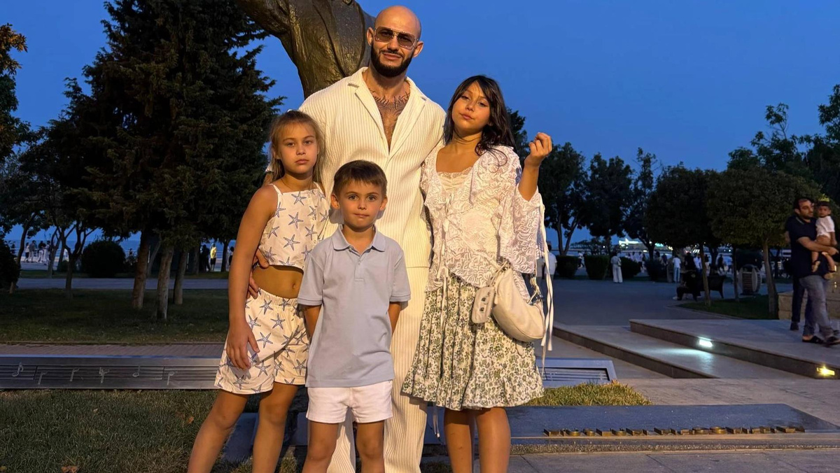    Джиган с детьми. Фото: Telegram @geegunchill