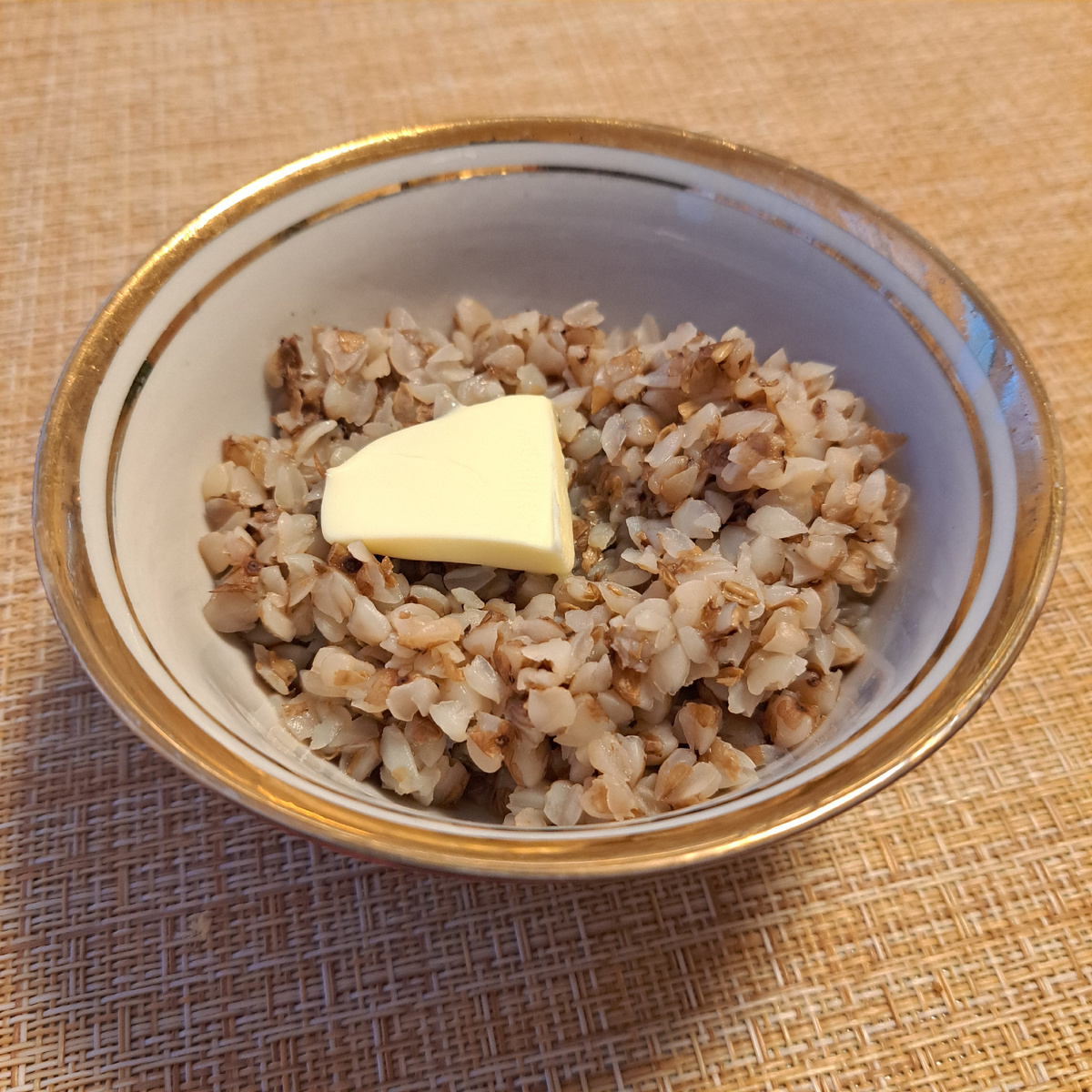 Гречневая каша с маслом