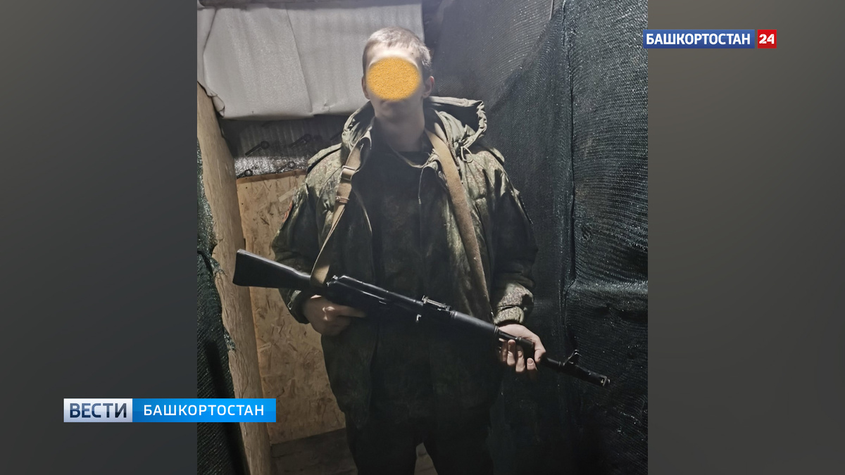    С честью выполняет воинский долг