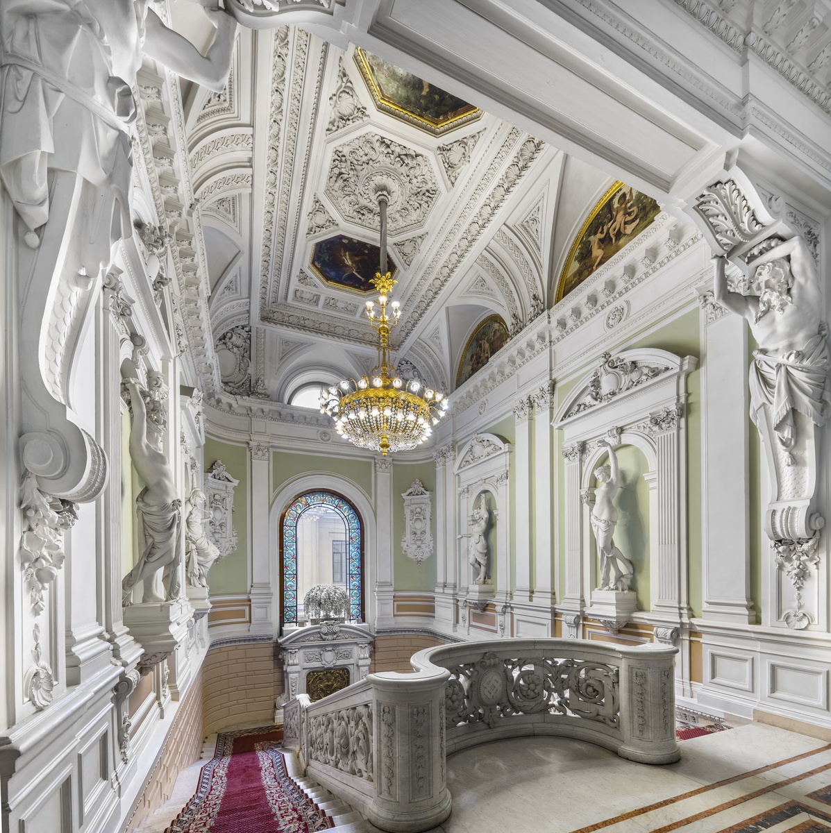 Особняк фон Дервизов. Парадная лестница. Фото Андрей Белимов-Гущин. 2017 год. 2 рядная панорама, снята на 17 мм тилт-шифт объектив Canon