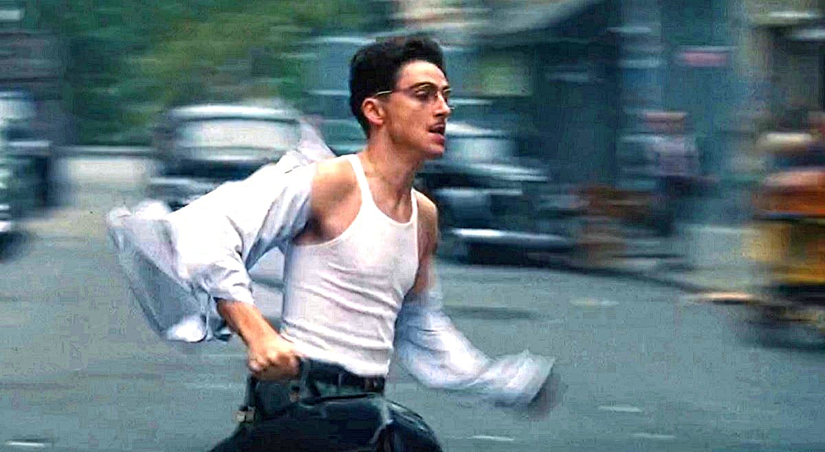 Отпраздновав недавно 30-летний юбилей, Тимоти Шаламе так и продолжает играть персонажей на 10-12 лет моложе. Почти как Ди Каприо в своё время.  