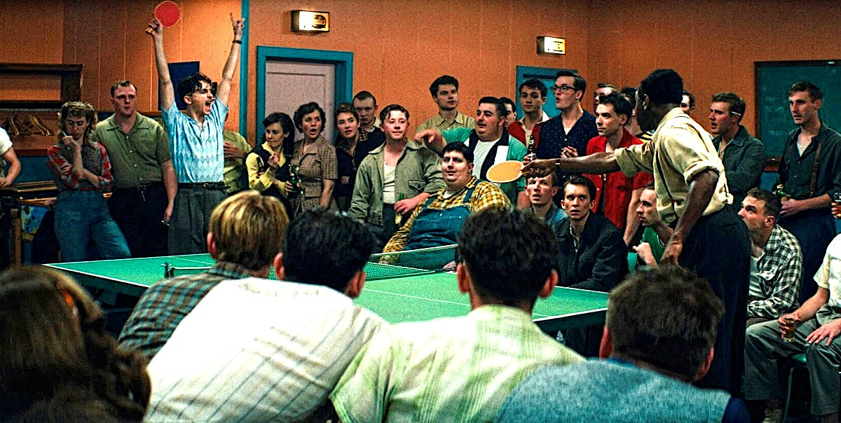 Одно из дворовых воспоминаний моего детства: советские мячики для пинг-понга стоили по 7 копеек и были ну очень горючими.