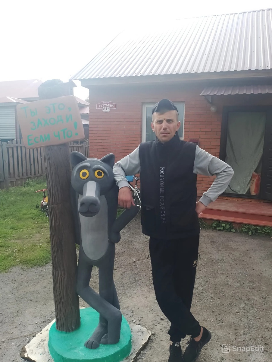    «Передалось от отца»: сельский скульптор украшает улицы сказочными персонажами из бетона