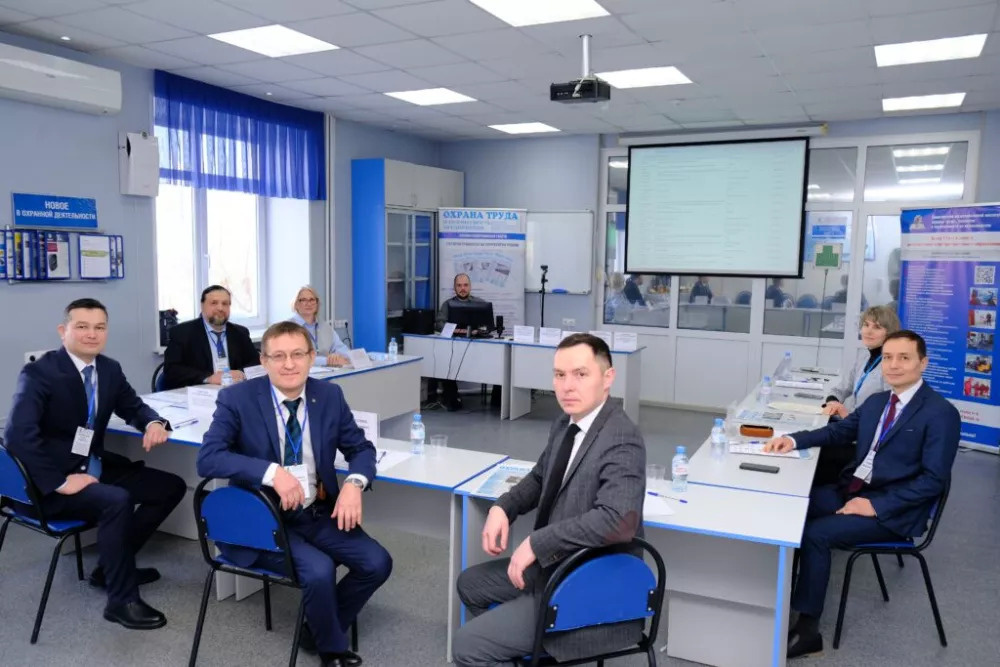     Иң яҡшы белгестәр билдәләнде