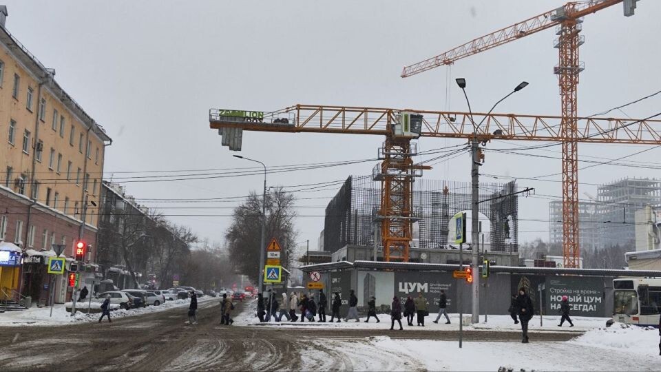    Башенный кран напр. Ленина, 55 (ЦУМ). Источник: «Толк»