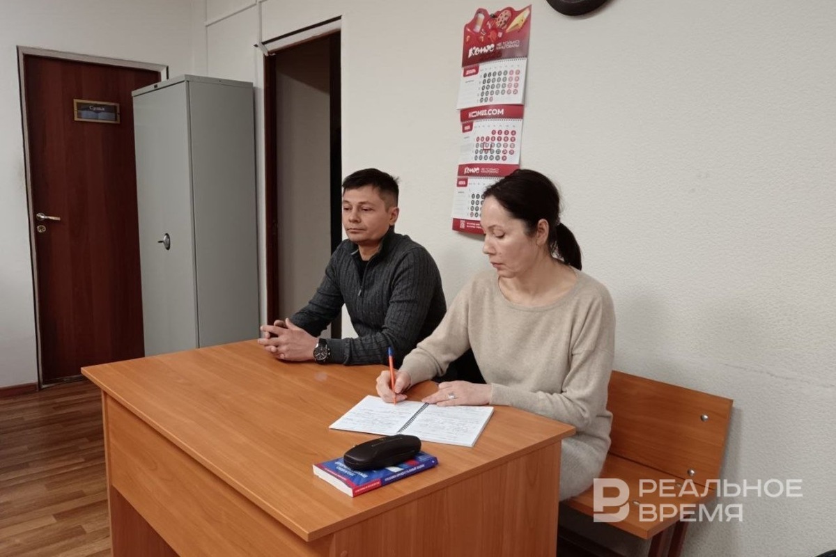    Адвокаты оправданного Сергей Николаев и Инна Барлева. Ирина Плотникова / realnoevremya.ru