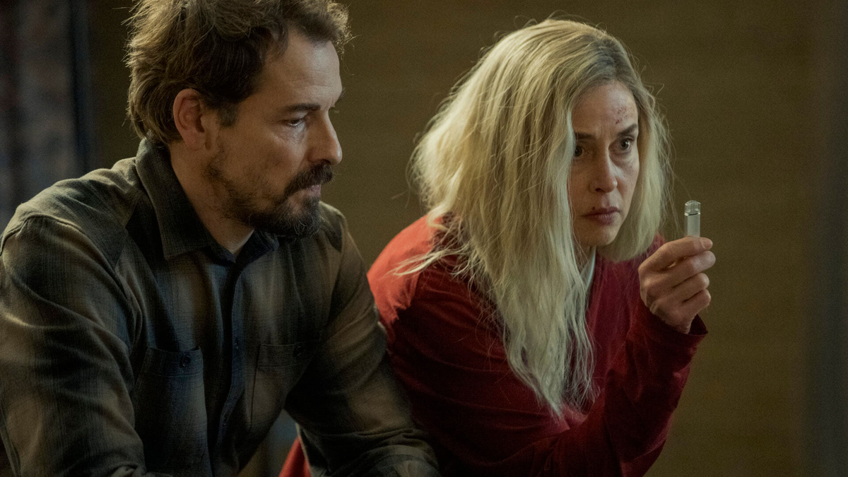 Кадр из сериала «Unfamiliar» / фото: film.ru