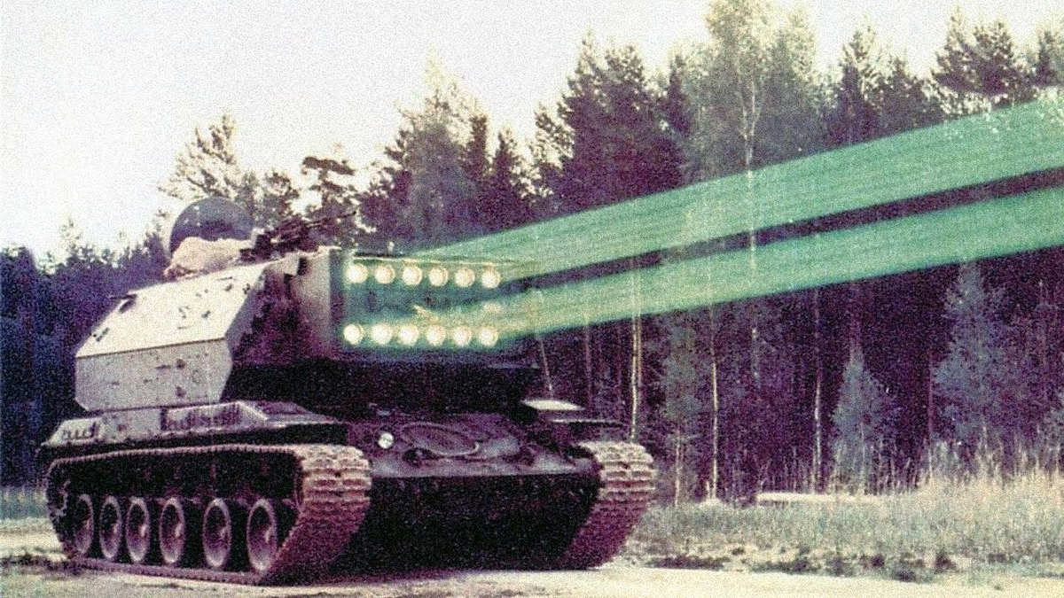 Самоходный лазерный комплекс 1К17 «Сжатие» собственной персоной. Фотография в свободном доступе.