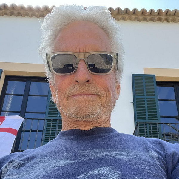     Майкл Дуглас выпустит мемуары