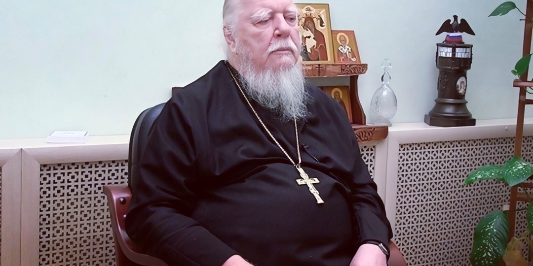 В чём разница между пожертвованием и платой за услугу? Объясняет священник