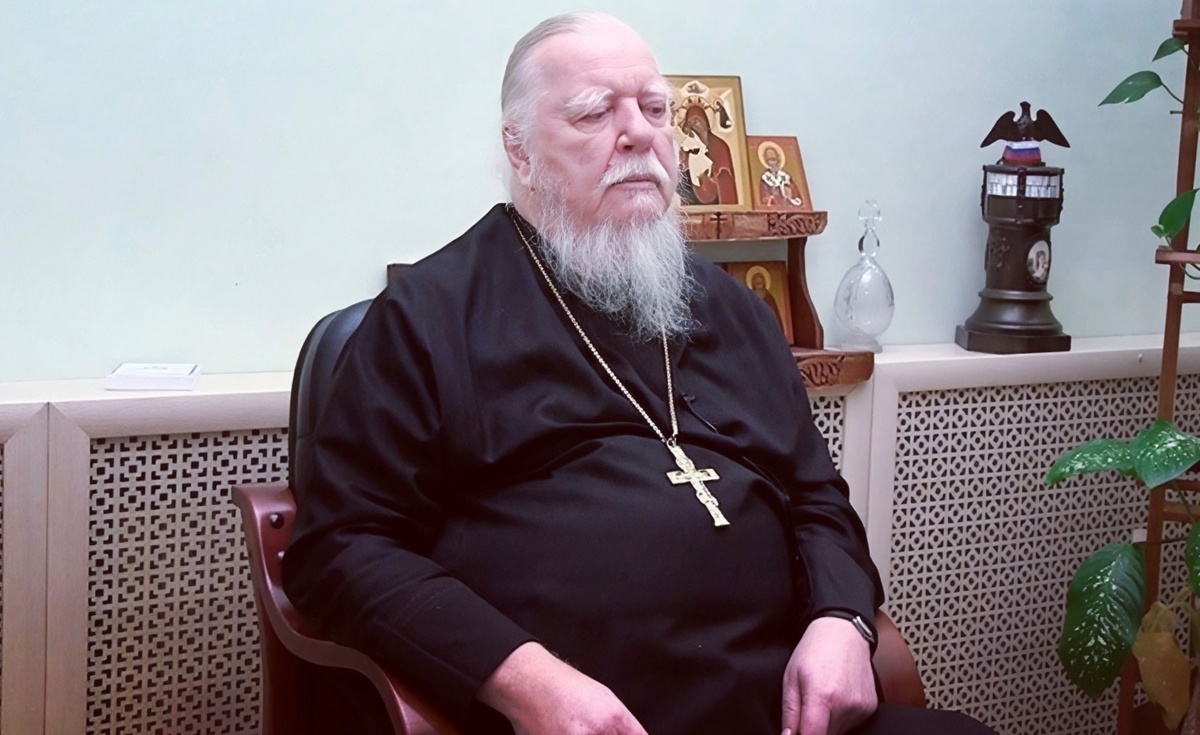 Димитрий Смирнов (07.03.1951 — 21.10.2020 гг.) — протоиерей, церковный и общественный деятель.