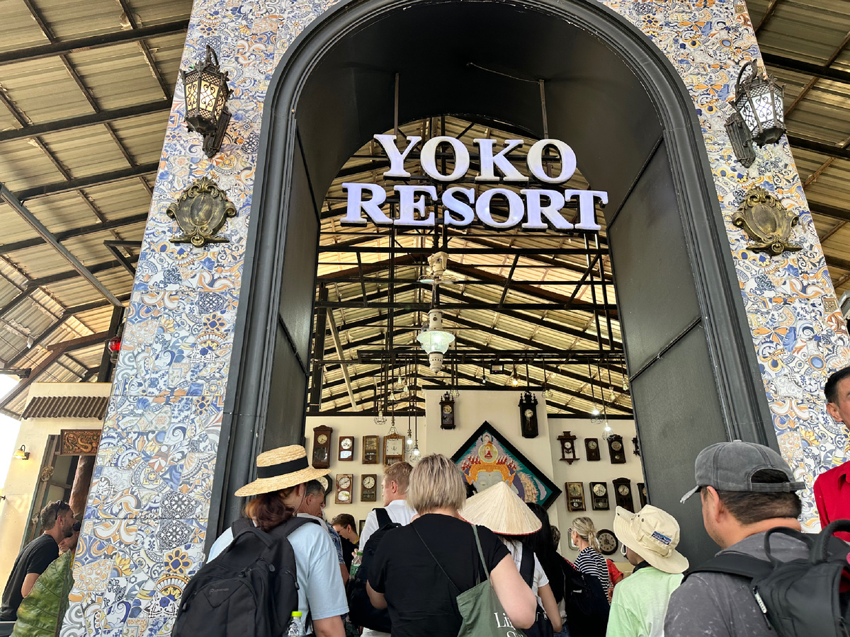 Резорт «Yoko» в тропических джунглях Таиланда у реки Квай.