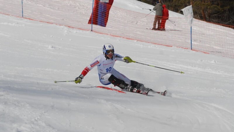     Горные лыжи. Олег Богданов