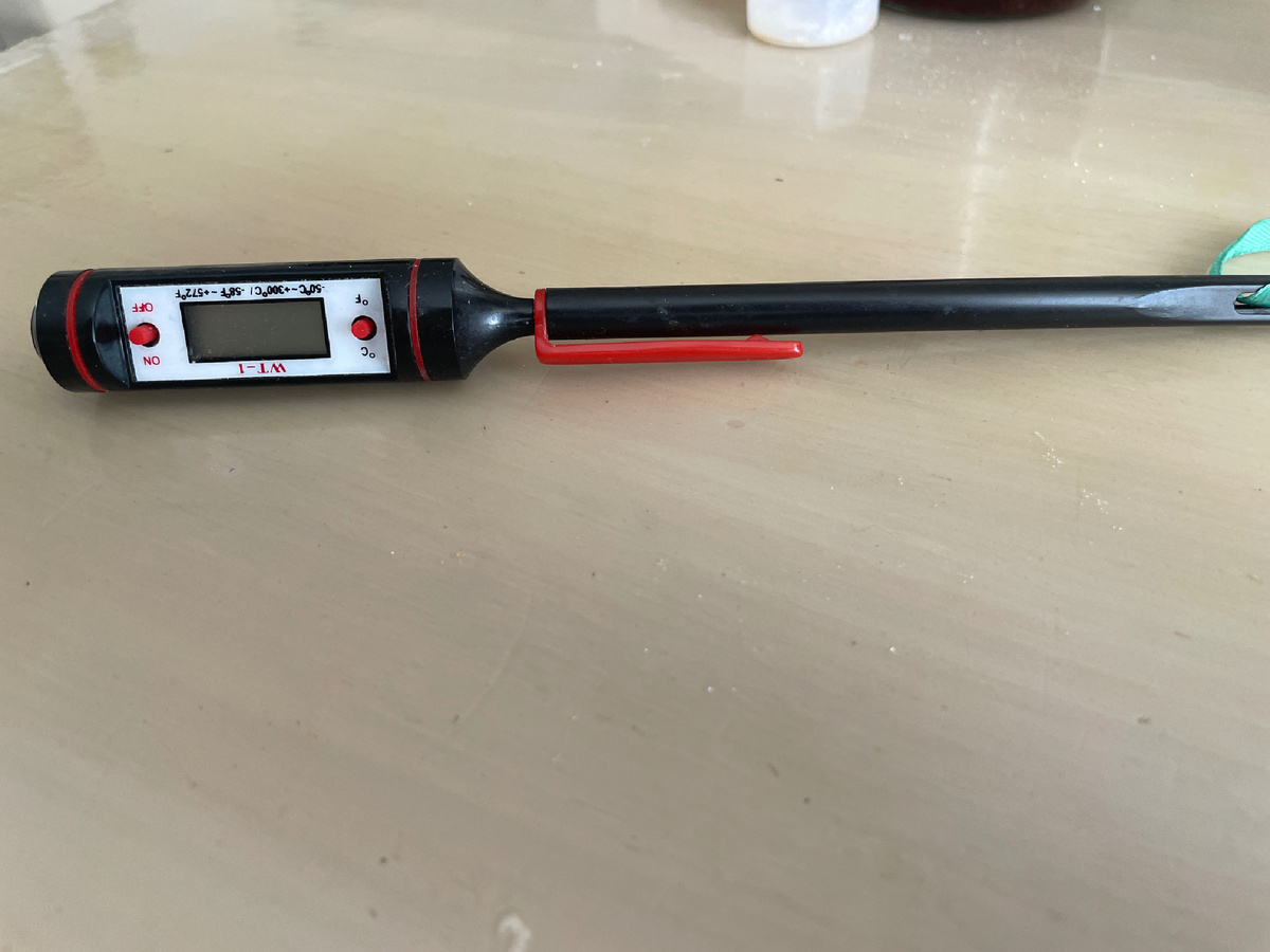 Вот такой градусник приобрела для выпечки хлеба 