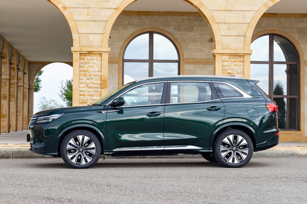 Фото с сайта https://autoreview.ru/articles/pervaya-vstrecha/ay-kosmos