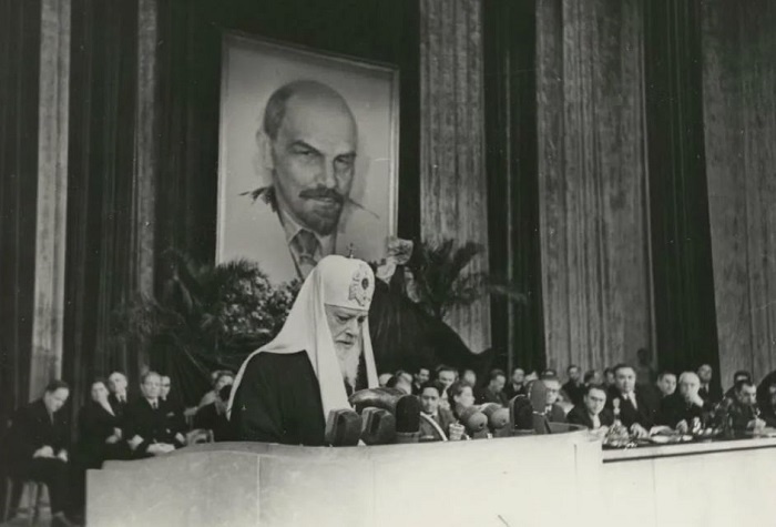 Часть священников Советскую власть поддержала. 