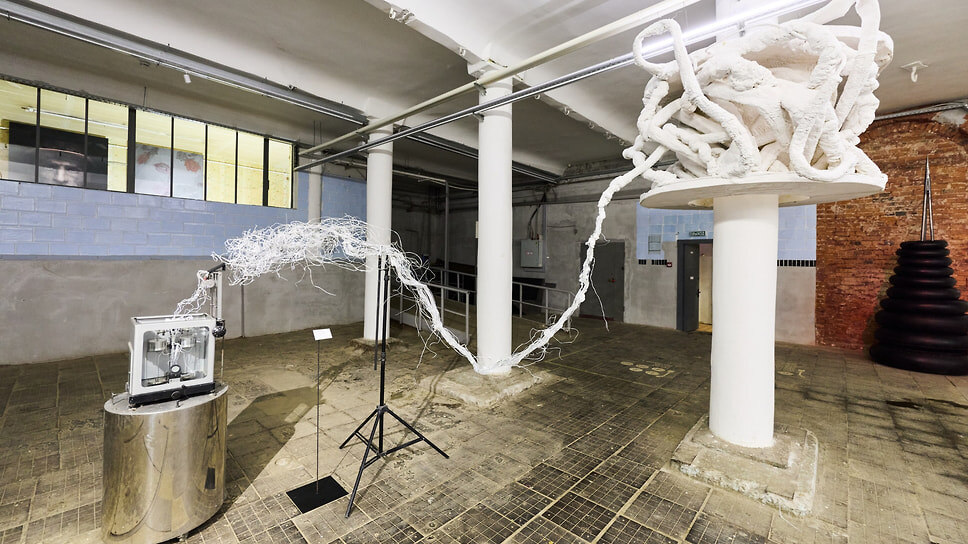 Экспозиция выставки «Неистовый конец» — центрального события 21-го дня рождения ЦСИ «Фабрика».📷Фото: Александр Недорез