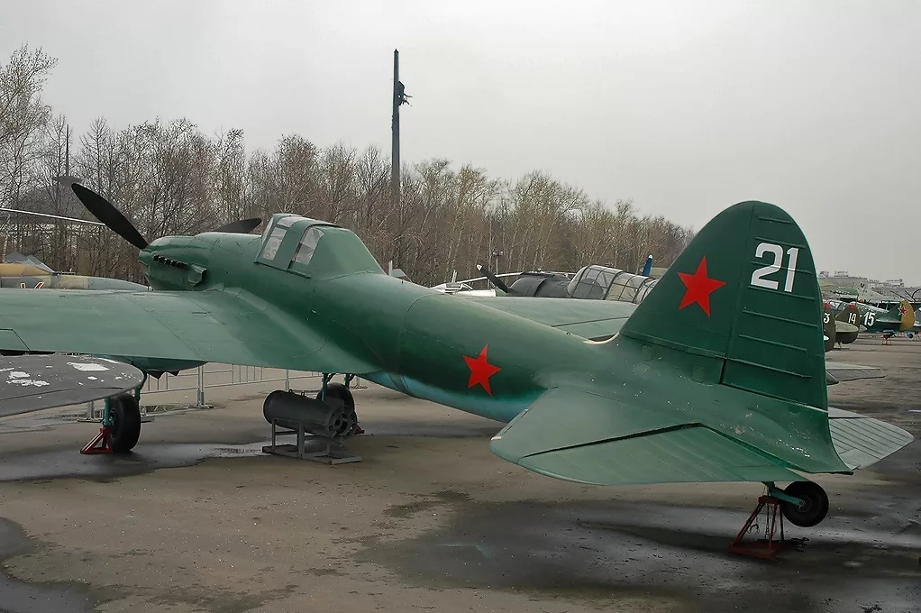 Одноместный штурмовик Ил-2