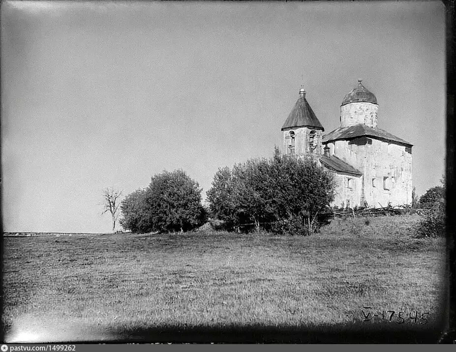 Церковь Нико́лы на Ли́пне