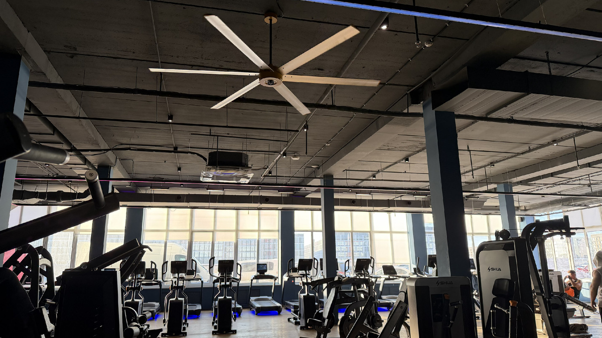 Потолочные вентиляторы в фитнес-центре
