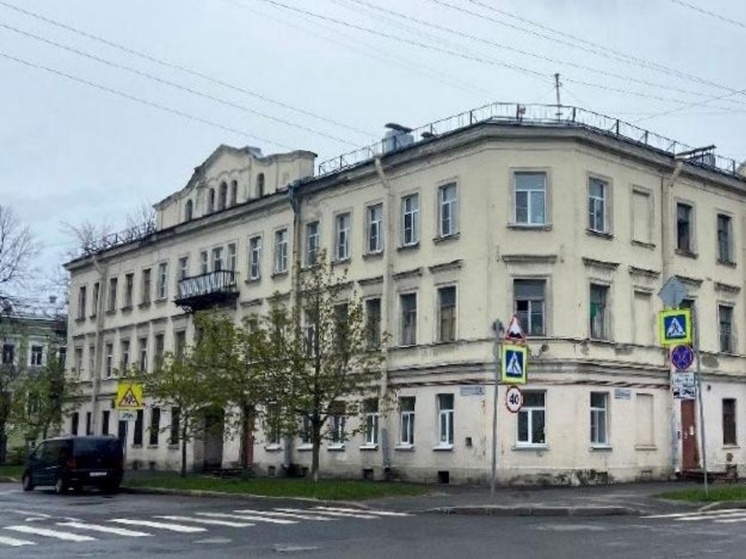     В Кронштадте региональным памятником признали дом купца Михаила Долодонова, расположенный на Ленинградской улице, 12. Фото: пресс-служба Комитета по государственному контролю, использованию и охране памятников истории и культуры Правительства Санкт-Петербурга.